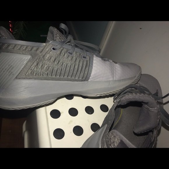 Men’s under armor gray tennis shoes size 9.5 - Picture 8 of 8